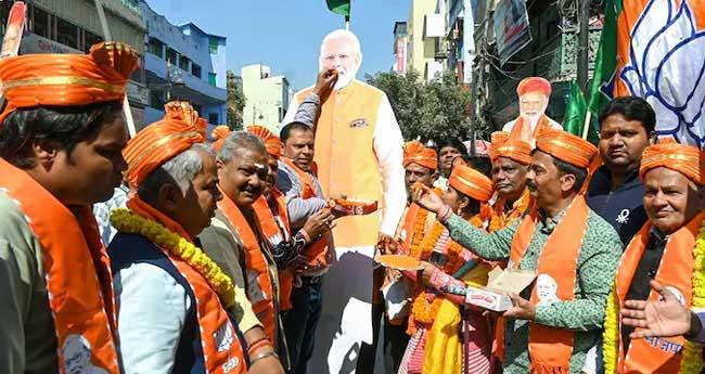 ത​ല​സ്ഥാ​ന​ത്തെ ന​യി​ക്കാ​ൻ ആ​ര്: ച​ർ​ച്ച മു​റു​കു​ന്നു, ഇ​ന്ന് തീ​രു​മാ​ന​മാ​യേ​ക്കും