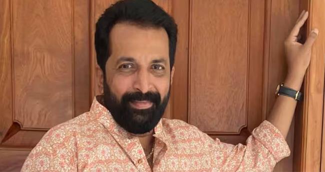 ന​ട​ൻ ദി​ലീ​പ് ശ​ങ്ക​റി​ന്‍റെ മ​ര​ണ​കാ​ര​ണം ആ​ന്ത​രി​ക ര​ക്ത​സ്രാ​വം; പോ​സ്റ്റ്‍​മോ​ർ​ട്ടം റി​പ്പോ‍​ർ​ട്ട് പു​റ​ത്ത്