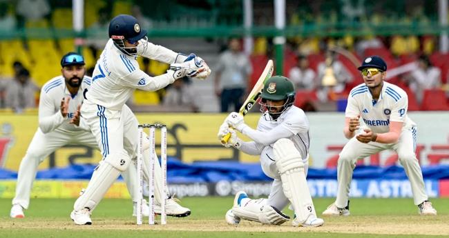 തു​ട​ക്ക​ത്തി​ൽ പ​ത​റി, പി​ന്നെ ക​ര​ക​യ​റി; കാ​ൺ​പു​രി​ൽ ബം​ഗ്ലാ​ദേ​ശി​നു ര​ണ്ടു വി​ക്ക​റ്റ് ന​ഷ്ടം