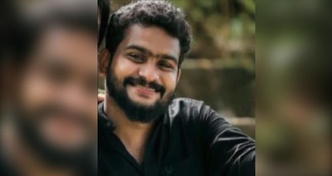 വി​വാ​ഹ​ത്തി​നു മ​ണി​ക്കൂ​റു​ക​ൾ മാ​ത്രം; പ്ര​തി​ശ്രു​ത വ​ര​ൻ ശു​ചി​മു​റി​യി​ൽ മ​രി​ച്ച നി​ല​യി​ൽ