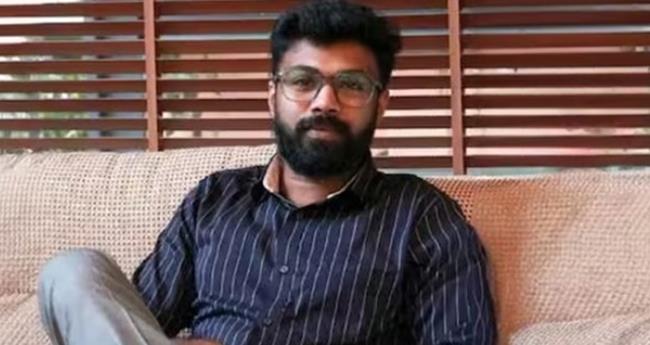 കെ​ട്ടി​ട​ത്തി​ന് മു​ക​ളി​ല്‍ നി​ന്ന് വീ​ണ് യു​വാ​വ് മ​രി​ച്ച നി​ല​യി​ല്‍