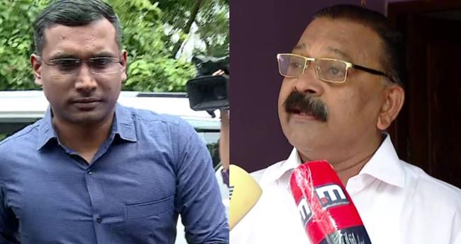 ന​വീ​ൻ ബാ​ബു​വി​ന്‍റെ മ​ര​ണം: ക​ണ്ണൂ​ര്‍ ക​ള​ക്ട​ര്‍​ക്കെ​തി​രെ ആ​രോ​പ​ണ​വു​മാ​യി മ​ല​യാ​ല​പ്പു​ഴ മോ​ഹ​ന​ൻ