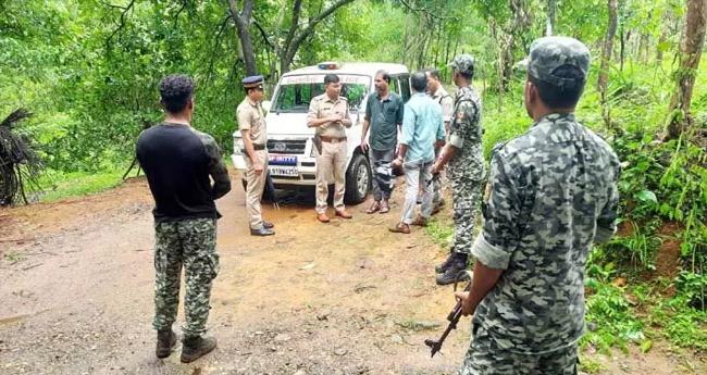 ത​ല​പ്പു​ഴ​യി​ൽ മാ​വോ​യി​സ്റ്റു​ക​ൾ ക്യാ​മ്പ് ചെ​യ്ത​താ​യി സൂ​ച​ന