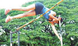 റി​ക്കാ​ർ​ഡി​ന്‍റെ പെ​രു​മ​ഴ;  പാ​ല​ക്കാ​ട​ൻ മു​ന്നേ​റ്റം