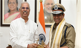 “രാ​ജ്ഭ​വ​ൻ പ​ട്ടി​ക​യി​ൽനി​ന്നു പോ​ലീ​സു​കാ​രെ  നി​യ​മി​ക്കണം”: ഗ​​​വ​​​ർ​​​ണ​​​ർ- ഡി​​​ജി​​​പി കൂ​​​ടി​​​ക്കാ​​​ഴ്ച