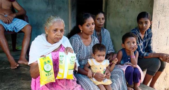 സ​ർ​ക്കാ​ർ ആ​ദി​വാ​സി​ക​ൾ​ക്ക് വി​ത​ര​ണം ചെ​യ്ത ഭ​ക്ഷ്യ​ക്കി​റ്റി​ൽ നി​രോ​ധി​ച്ച വെ​ളിച്ചെ​ണ്ണ; ഊ​രു​ക​ളി​ൽ ഭ​ക്ഷ്യ​വി​ഷ​ബാ​ധ