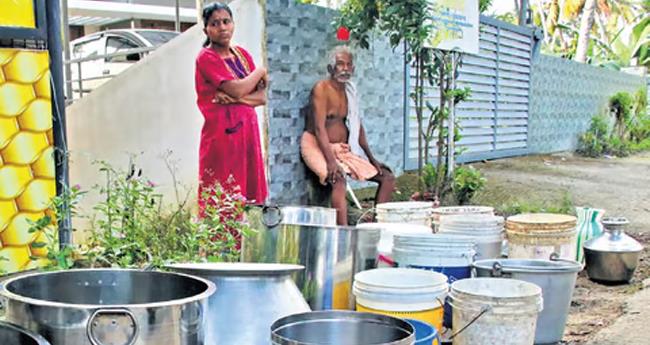 ത​ല​സ്ഥാ​ന​ത്തെ കു​ടി​വെ​ള്ള പ്ര​ശ്‌​നം: വാ​ട്ട​ർ അ​ഥോ​റി​റ്റി​യോ​ട് സ​ർ​ക്കാ​ർ റി​പ്പോ​ർ​ട്ട് തേ​ടി