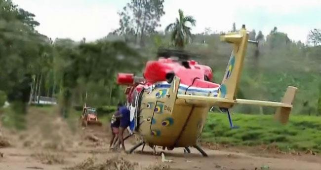 വ​ന​ത്തി​ൽ കു​ടു​ങ്ങി​യ​വ​രെ ര​ക്ഷ​പ്പെ​ടു​ത്തി; ര​ണ്ട് പേ​രെ എ​യ​ർ​ലി​ഫ്റ്റ് ചെ​യ്തു