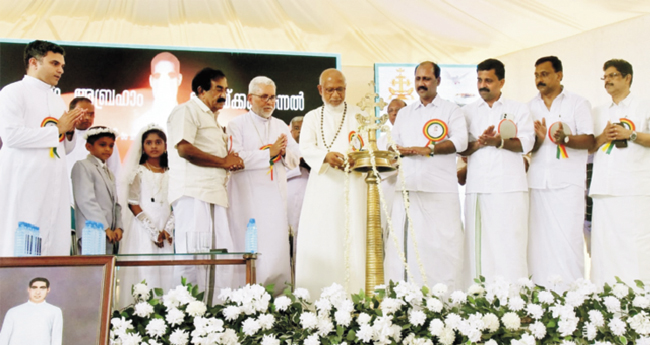 ഫാ. ഈറ്റയ്ക്കക്കുന്നേൽ ആഗോളസഭയ്ക്ക്  കേരളം നൽകിയ പൊന്മുത്ത്: മാർ ആലഞ്ചേരി