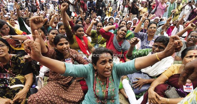 നി​രാ​ഹാ​ര സ​മ​ര​ത്തി​നു ത​യാ​റാ​യി നി​ര​വ​ധി പേ​രെ​ന്ന് ആ​ശാ​പ്ര​വ​ർ​ത്ത​ക​ർ