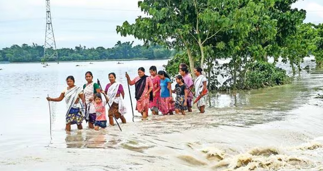 പ്രളയം: ആസാമിൽ മരണം 64 ആയി