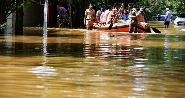 കനത്ത മഴയില്‍ മുങ്ങി ബംഗളുരു