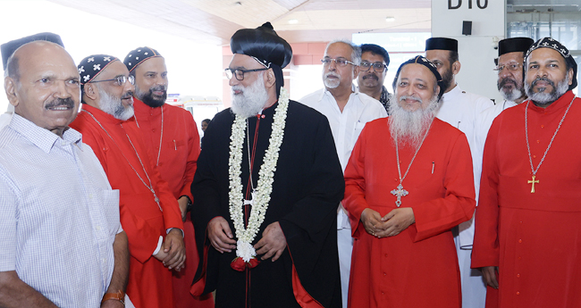 കാതോലിക്കാ വാഴിക്കൽ; ജോ​​​​സ​​​​ഫ് മാ​​​​ർ ഗ്രി​​​​ഗോ​​​​റി​​​​യോ​​​​സ്  ല​​​ബ​​​ന​​​നി​​​ലേ​​​ക്ക് യാ​​​ത്ര​​​ തി​​​രി​​​ച്ചു