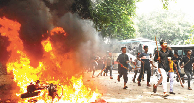 ഹസീനയുടെ രാജിക്കായി നിസഹകരണസമരം : ബംഗ്ലാദേശിൽ ചോരപ്പുഴ ; 91  മരണം