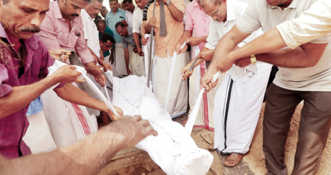 മൃതസംസ്കാരത്തിന് ശവപ്പെട്ടി  ഒഴിവാക്കി പള്ളിപ്പുറം ഫൊറോന പള്ളി