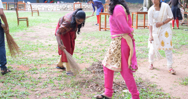 ഇ​ന്നും നാ​ളെ​യും സം​സ്ഥാ​ന വ്യാ​പ​ക​മാ​യി പൊ​തു​ ഇ​ട​ങ്ങ​ളി​ൽ ശു​ചീ​ക​ര​ണം