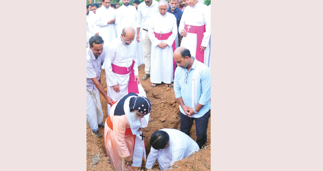 വി​ല​ങ്ങാ​ട്-​വ​യ​നാ​ട്  ദു​ര​ന്തം; കേ​ന്ദ്രസ​ഹാ​യം ല​ഭി​ക്കാ​ത്ത​ത്  സ​ങ്ക​ട​ക​രം: ​ക​ർ​ദി​നാ​ൾ മാ​ർ ക്ലീ​മി​സ്