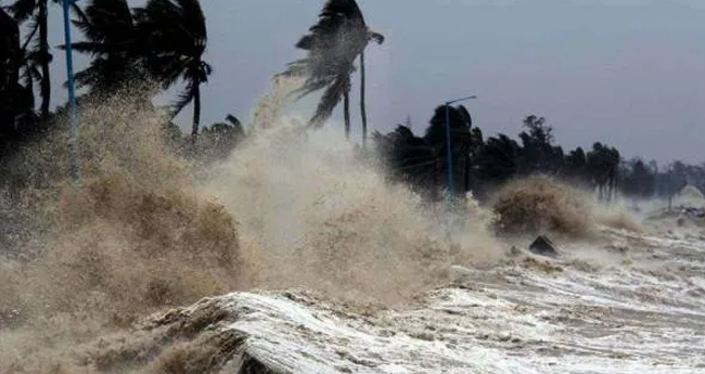 പുതുച്ചേരി കടന്ന് ഫിൻജാൽ  ചുഴലിക്കൊടുങ്കാറ്റ്