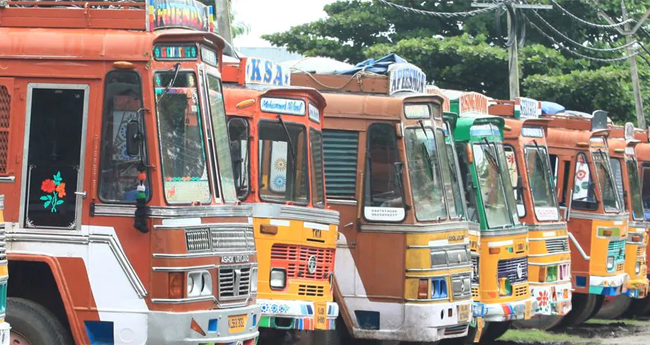 ച​ര​ക്കുവാ​ഹ​ന​ങ്ങ​ള്‍  ഒ​ക്‌ടോ​ബ​ര്‍ നാ​ലി​ന്  പ​ണി​മു​ട​ക്കും