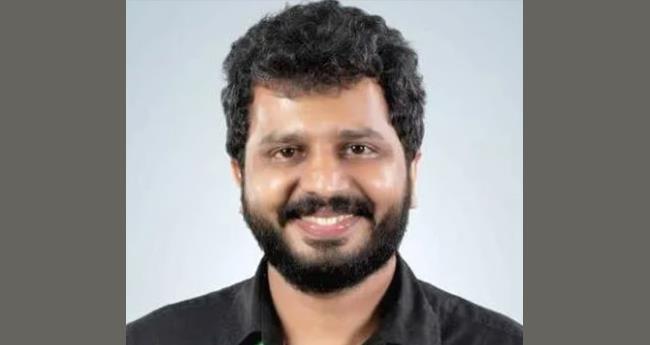 ഓ​ണാ​ഘോ​ഷ​ത്തി​നി​ടെ കു​ഴ​ഞ്ഞു​വീ​ണ് തേ​വ​ര എ​സ്എ​ച്ച് കോ​ള​ജി​ലെ അ​ധ്യാ​പ​ക​ന്‍ മ​രി​ച്ചു