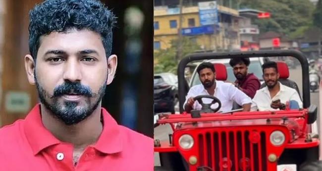 ആ​കാ​ശ് തി​ല്ല​ങ്കേ​രി​യു​ടെ ജീ​പ്പ് യാ​ത്ര; വാ​ഹ​നം ക​രി​മ്പ​ട്ടി​ക​യി​ൽ​പ്പെ​ടു​ത്തി