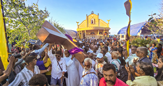 കച്ചത്തീവ് സെന്‍റ് ആന്‍റണീസ്  പള്ളിയിലേക്ക് തീർഥാടകപ്രവാഹം