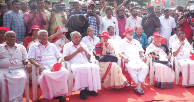 ബം​ഗാ​ളി​നെ​യും ത്രി​പു​ര​യെ​യും പ​രാ​മ​ർ​ശി​ക്കാ​തെ കാ​രാ​ട്ട്