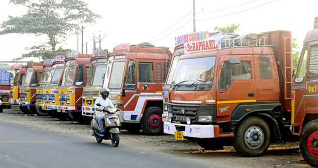 ച​ര​ക്കു​വാ​ഹ​ന പ​ണി​മു​ട​ക്ക് നാ​ലി​ന്;  കേ​ര​ള​ത്തി​ലും ശ​ക്ത​മാ​കും