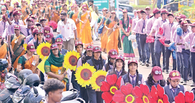 മാന്നാനത്ത് വി​ശു​ദ്ധ​പ​ദ​വി പ്ര​ഖ്യാ​പ​ന വാ​ർ​ഷി​കാ​ഘോ​ഷ​ങ്ങ​ൾ സ​മാ​പി​ച്ചു