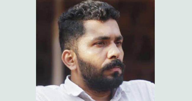 സ്വ​ർ​ണ​ക്ക​ട​ത്ത് ക്വ​ട്ടേ​ഷ​ൻ ടീ​മു​മാ​യി സി​പി​എം നേ​തൃ​ത്വ​ത്തി​നു ബ​ന്ധം: മ​നു തോ​മ​സ്