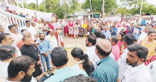 മു​ന​മ്പം സ​മ​രം 22ാം ദി​ന​ത്തി​ലേ​ക്ക്