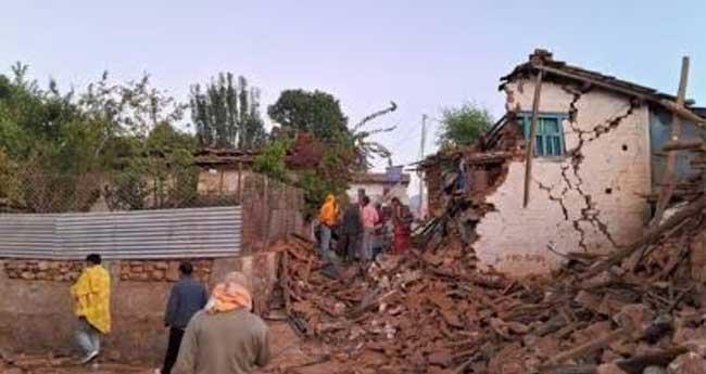 Nepal Earthquake: Death Toll Reaches 125 with Over 400 Injured; India’s Aid Operation in Kathmandu: Updates