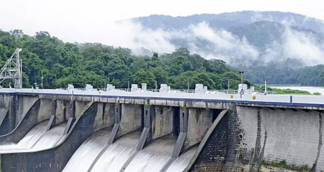 നീ​രൊ​ഴു​ക്ക് ശ​ക്തം; പെ​രി​ങ്ങ​ല്‍​കു​ത്ത് ഡാം ​തു​റ​ന്നു