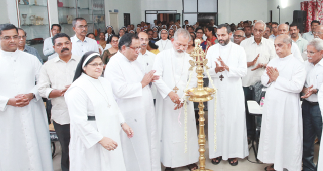 മാര്‍ ജോസഫ് പവ്വത്തില്‍ സഭയുടെ  ആരാധനക്രമത്തിന്‍റെ  കാവല്‍ക്കാരന്‍: മാര്‍ ജോസഫ് പെരുന്തോട്ടം