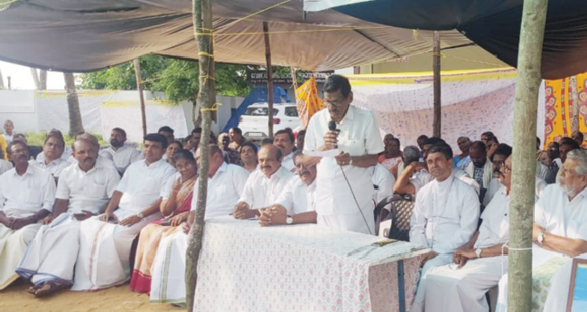 മുനന്പം വി​ഷ​യ​ത്തി​ൽ സ​ർ​ക്കാ​ർ ന​യം ഇ​ര​ട്ട​ത്താ​പ്പ്: പി.​ജെ.​ ജോ​സ​ഫ്