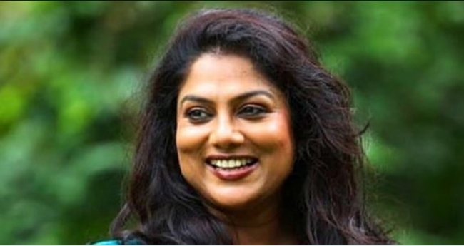 ‘അ​മ്മ’​യു​ടെ  പ്ര​സി​ഡ​ന്‍റാ​യി  സ്ത്രീ ​വ​ര​ണ​മെ​ന്നു  ന​ടി ര​ഞ്ജി​നി