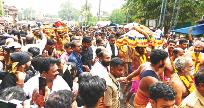 ശബരിമലയിൽ നാളെ മകരവിളക്ക്