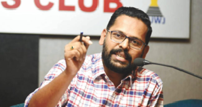 വോ​ട്ട് ​കൈ​മാ​റ്റം: സ​രി​ന്‍റെ പ​രാ​മ​ർ​ശം വി​വാ​ദ​മാ​യി; തി​രു​ത്തുമായി ജി​ല്ലാ സെ​ക്ര​ട്ട​റി