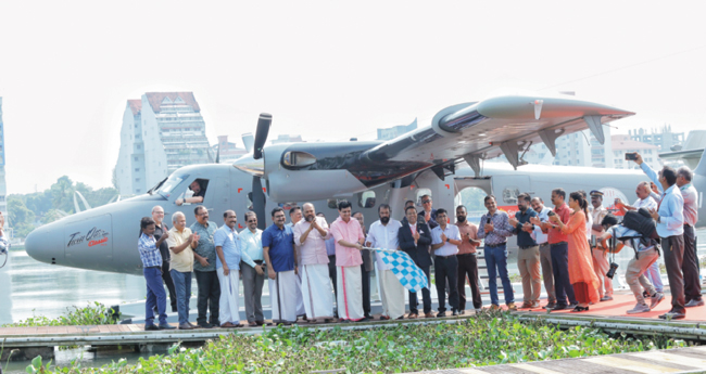 പ​റ​ന്നു​യ​ര്‍​ന്ന് സീപ്ലെ​യി​ന്‍;  പ​രീ​ക്ഷ​ണ​പ്പ​റ​ക്ക​ല്‍ വി​ജ​യം