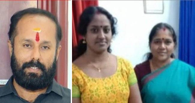 ശോ​ഭ സു​രേ​ന്ദ്ര​ൻ വീ​ട്ടി​ലെ​ത്തി​യ ചി​ത്ര​ങ്ങ​ൾ പു​റ​ത്തു​വി​ട്ട് തി​രൂ​ർ സ​തീ​ഷ്