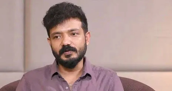 വാഹനമിടിച്ചിട്ട്  നിർത്താതെ പോയി:  ശ്രീ​നാ​ഥ് ഭാ​സി​യു​ടെ  ലൈ​സ​ൻ​സ്  സസ്പെൻഡ് ചെയ്തു