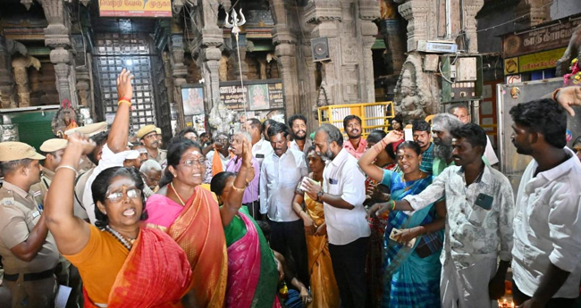 തിരുപ്പറം കുൺഡ്രം സംഘർഷം; ഹിന്ദുമുന്നണി പ്രവർത്തകർ കസ്റ്റഡിയിൽ