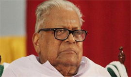 വി​എ​സി​ന്‍റെ  ആ​രോ​ഗ്യ​നി​ലയില്‍ മാ​റ്റ​മി​ല്ല