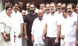 ആ​ന്‍റ​ണി​യെ  അ​ഞ്ജ​ന​ ത്തി​ൽ സന്ദർശിച്ച് രാ​ഹു​ൽ