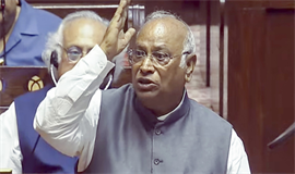 രാജ്യത്തെ രക്ഷിക്കാൻ മോദി പരാജയപ്പെടുന്നു: ഖാർഗെ