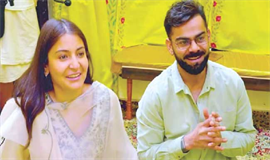 വി​​ര​​മി​​ക്ക​​ലി​​നു​​ശേ​​ഷം കോ​​ഹ്‌​​ലി  അനുഷ്കയ്ക്കൊപ്പം വൃ​​ന്ദാ​​വ​​നി​​ല്‍