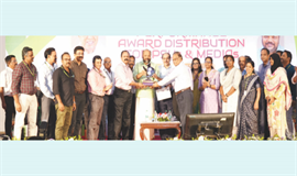 മി​ക​ച്ച പൊ​തു​മേ​ഖ​ലാ സ്ഥാ​പ​ന​ങ്ങ​ൾ​ക്കു​ള്ള അ​വാ​ർ​ഡ് പ്ര​ഖ്യാ​പി​ച്ചു