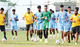 സന്തോഷ് ട്രോഫി പോരാട്ടത്തിനു കേരളം ഇന്നു കളത്തിൽ, എതിരാളി റെയിൽവേസ്