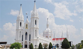 വേ​ളാ​ങ്ക​ണ്ണി ബ​സി​ലി​ക്ക​യി​ൽ തി​രു​നാ​ൾ  കൊ​ടി​യേ​റ്റ് ഇ​ന്ന്