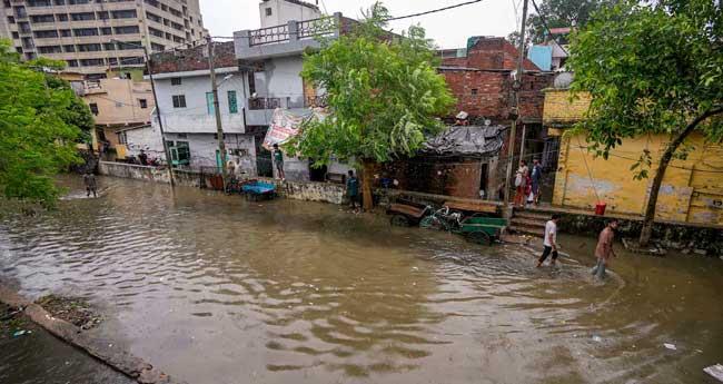 യു​പി​യി​ൽ ക​ന​ത്ത മ​ഴ; അ​ഞ്ച് പേ​ർ മ​രി​ച്ചു